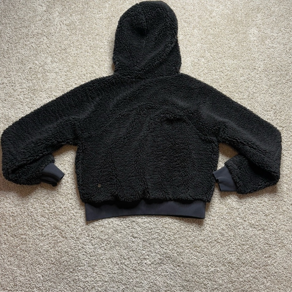 Lululemon Textured Fleece 1/2 Zip - Picture 2 of 7